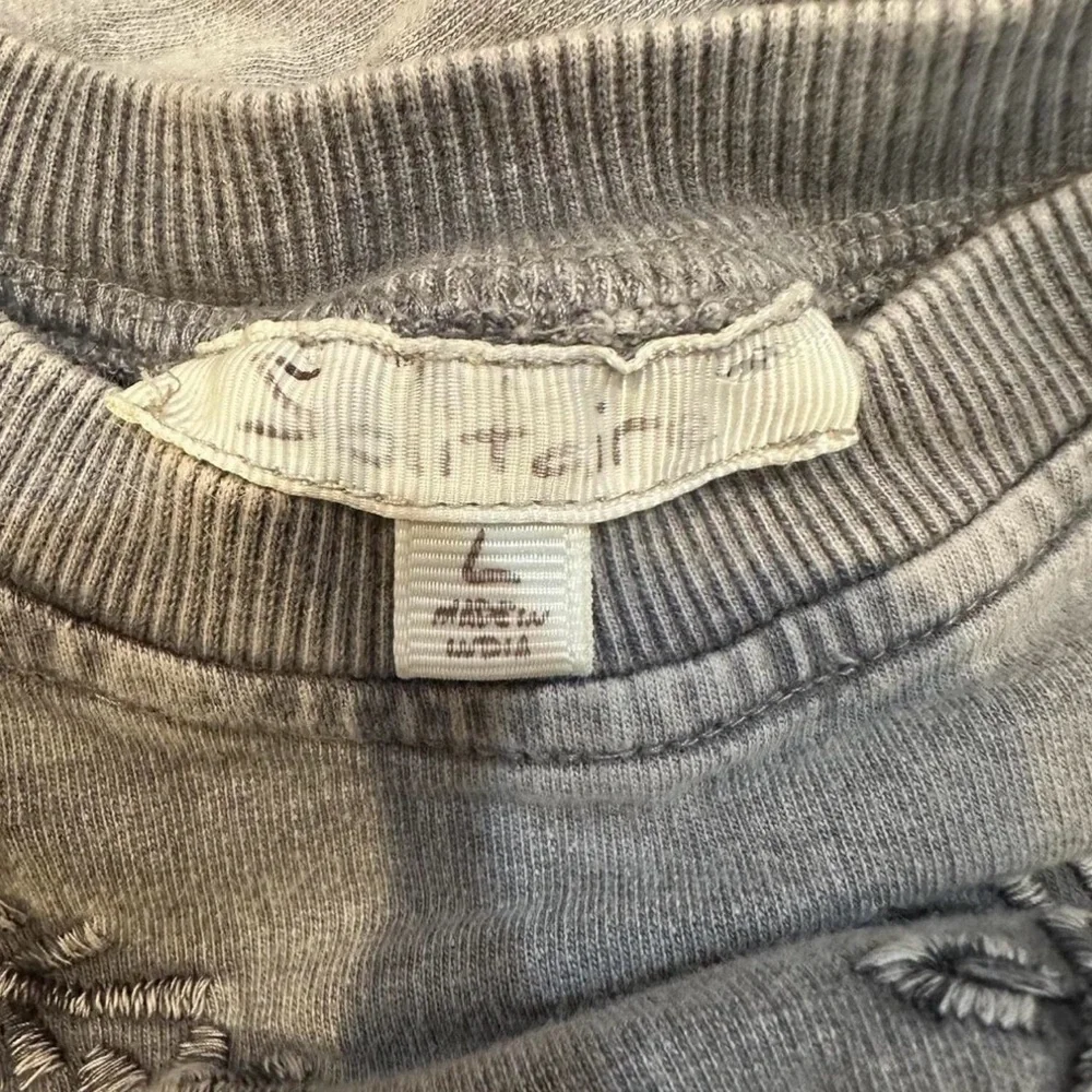 Solitaire 100% Cotton Faded Grey Floral Embroidered Crewneck Sweater size Large - Picture 3 of 7